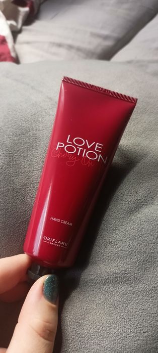 Krem do rąk Love Potion Cherry On Top Oriflame