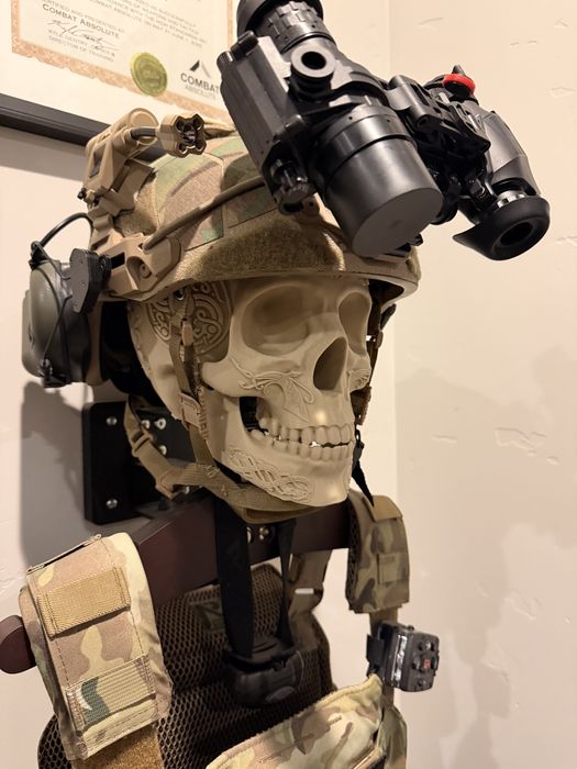 Підставка для шолома Череп 3D | Skull Stand | Навушники / Берет