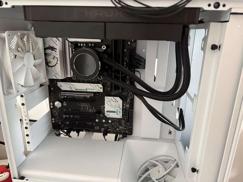 Podzespoły komputerowe – i5-14400F / B760 / 32 GB DDR4 / 850W / AIO LCD / NZXT H5 Flow