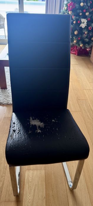 4 cadeiras para serem estofadas