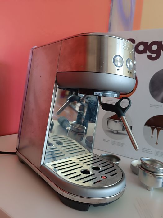 Máquina café com acessórios