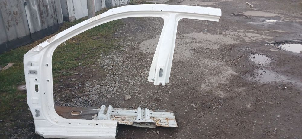 Передня Чвертка на Кіа ніро 23року