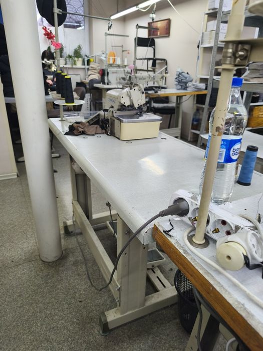 Наладчик швейных машинок паровые утюги