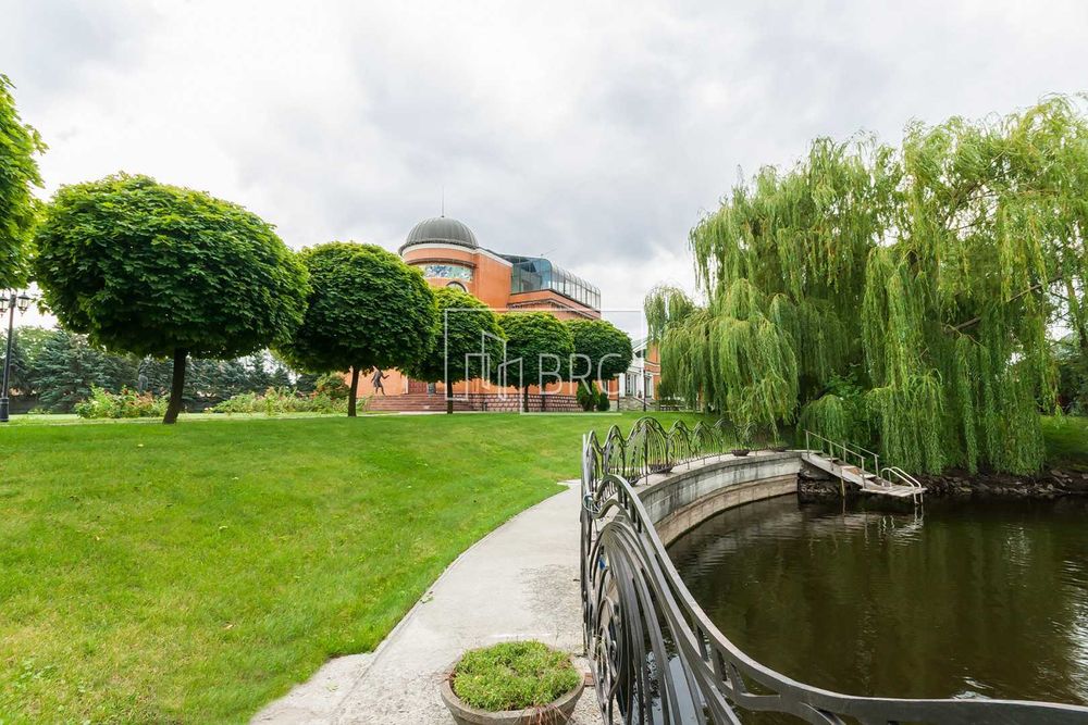 Резиденция с озером на территории Осокорки без комиссии