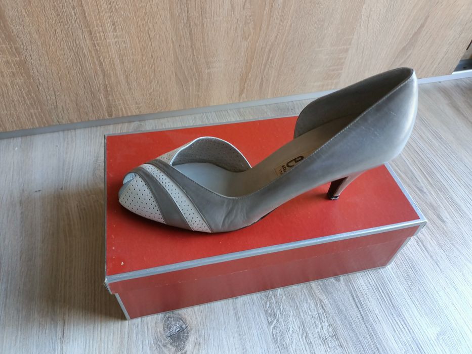 Włoskie skórzane czółenka bez palców