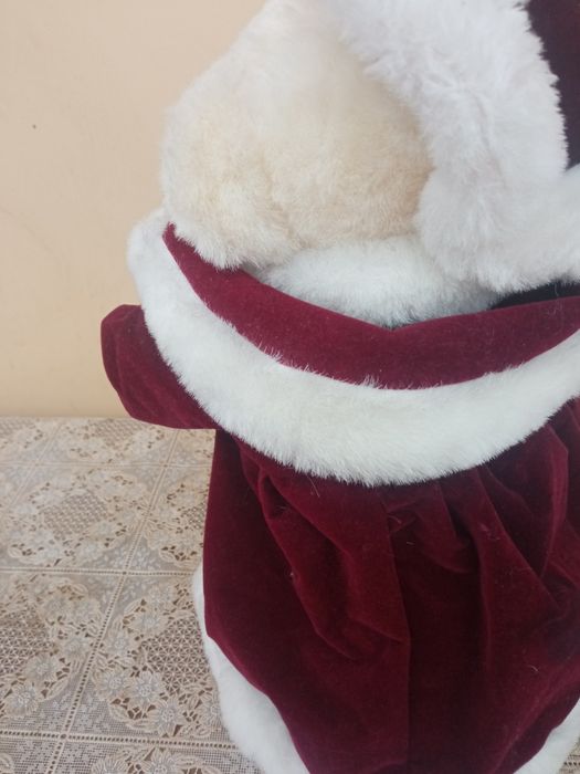 Продам винтажную игрушку на подставке Мишка -королева (Англия)