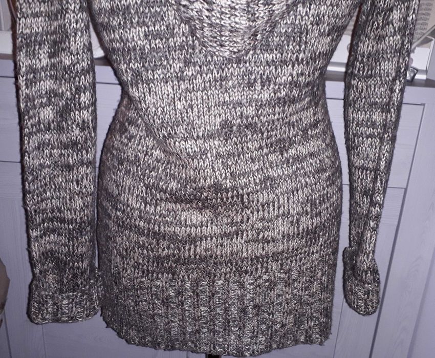 Sweter długi z kapturem Clockhouse roz.M/38