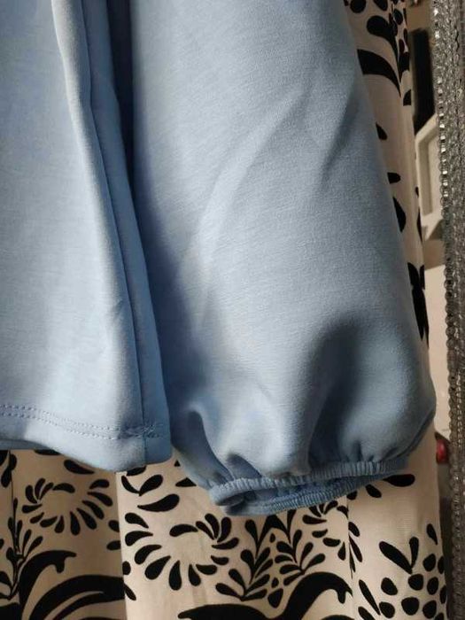 niebieska bluza ze stójką