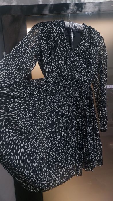 Sukienka reserved, plisowany dół S/M