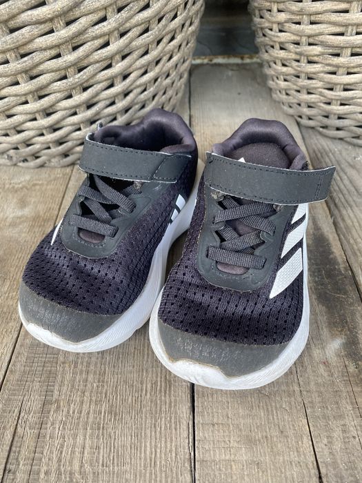 Кросівки дитячі adidas 23 розмір, устілка 14,5 см