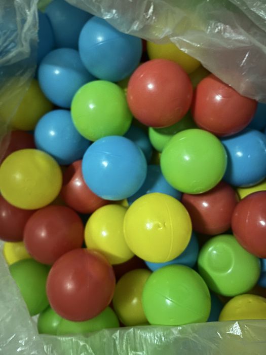 Basen/kojec z kulkami do zabawy dla dziecka