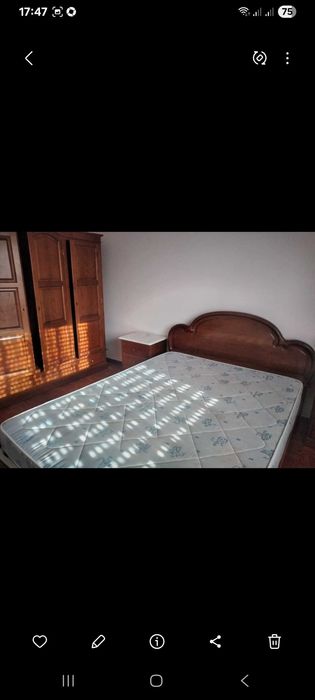 Arrenda-se quarto para solteiro/a