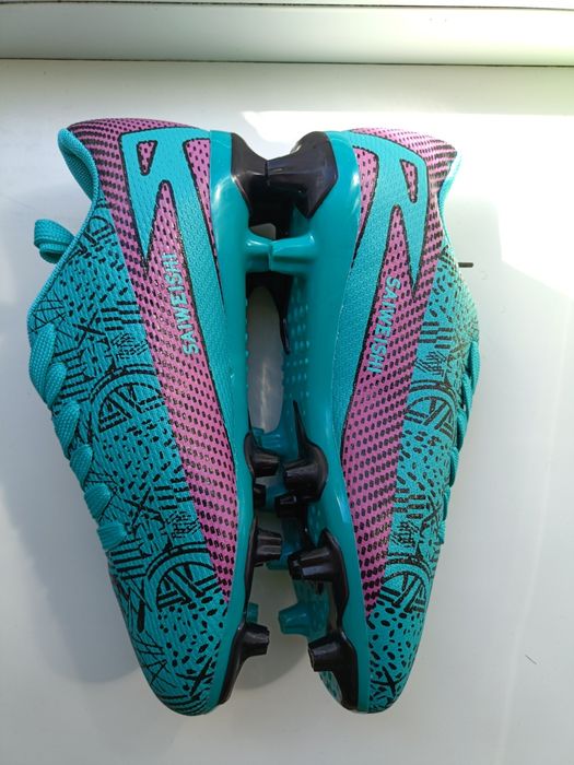 Бутси, сороконіжки/Бутсы, сороконожки