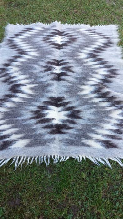 Ліжник з овечої шерсті