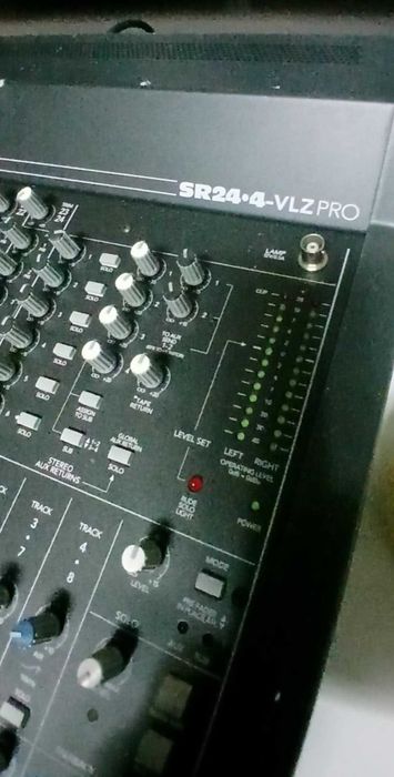 Mackie SR24.4 VLZ Pro
