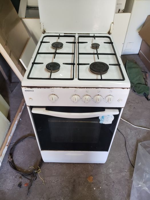 Продам газовую плиту