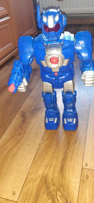 Zabawka 2 robot chodzi