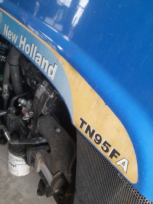 Felgi obręcze r18 do ciągnika new holland tn 95 F.