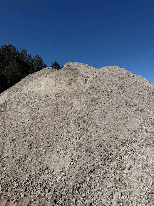 Czysty GRUZ betonowy do utwardzenia terenu