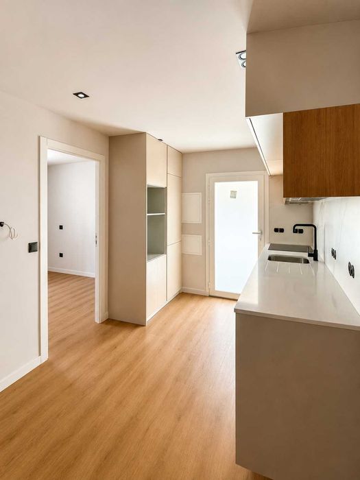 Andar Moradia T2 em Fermentões — Obra em Fase de Acabamentos