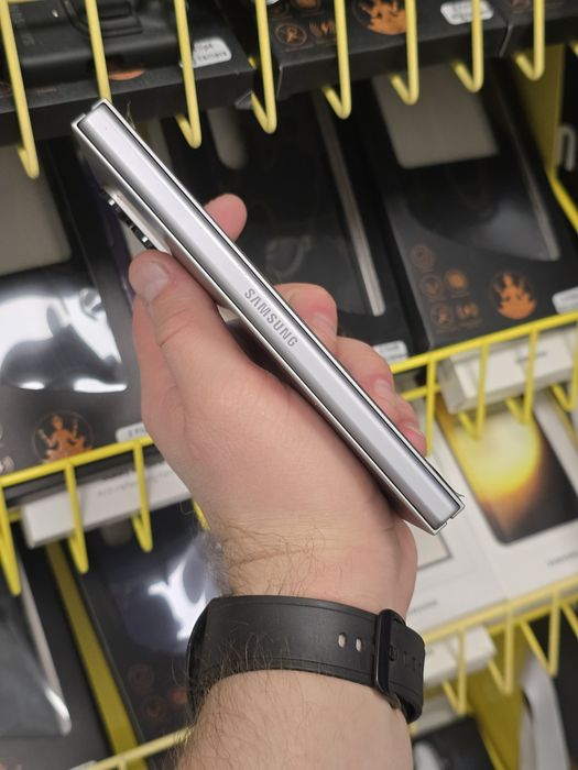 Samsung Galaxy Fold 6 12/256gb офіційний і відмінний стан