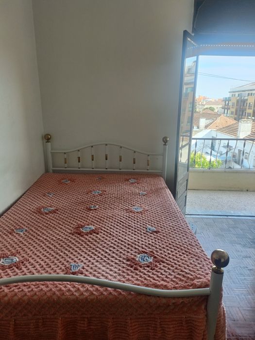 Arrendo este quarto no carregado.