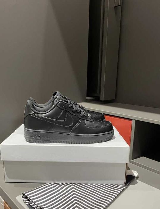 Nike Air Force 1 Black 37.5