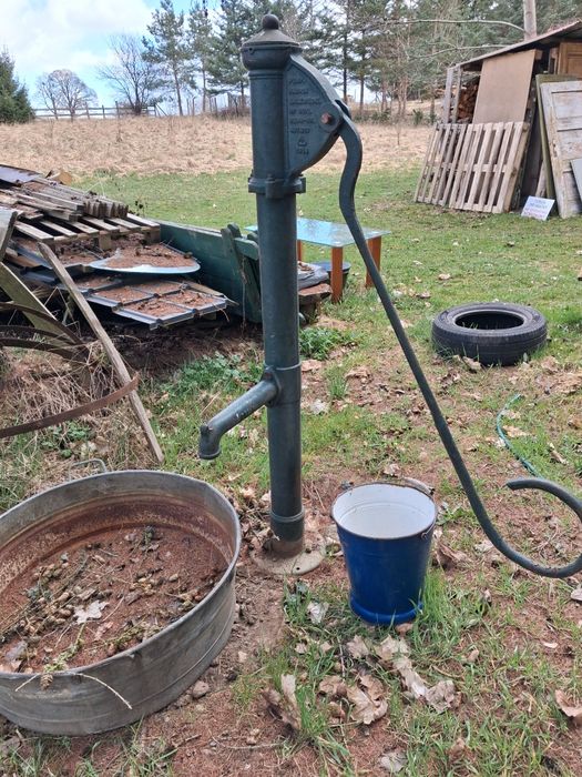 Stara pompa do wody 1956r