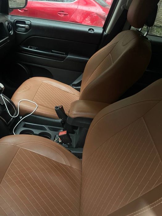 Автомобіль Jeep Compass 2013 року