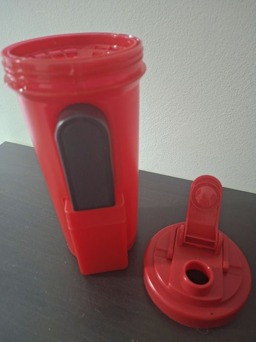 Shaker de 700 ml com iman para tlml