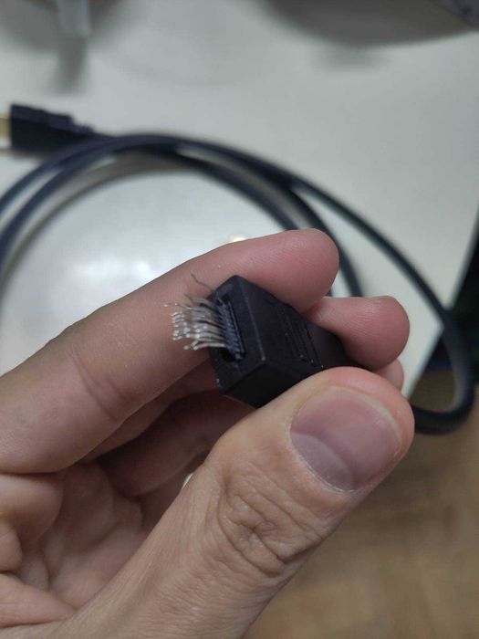 Cabo HDMI partido oferecido