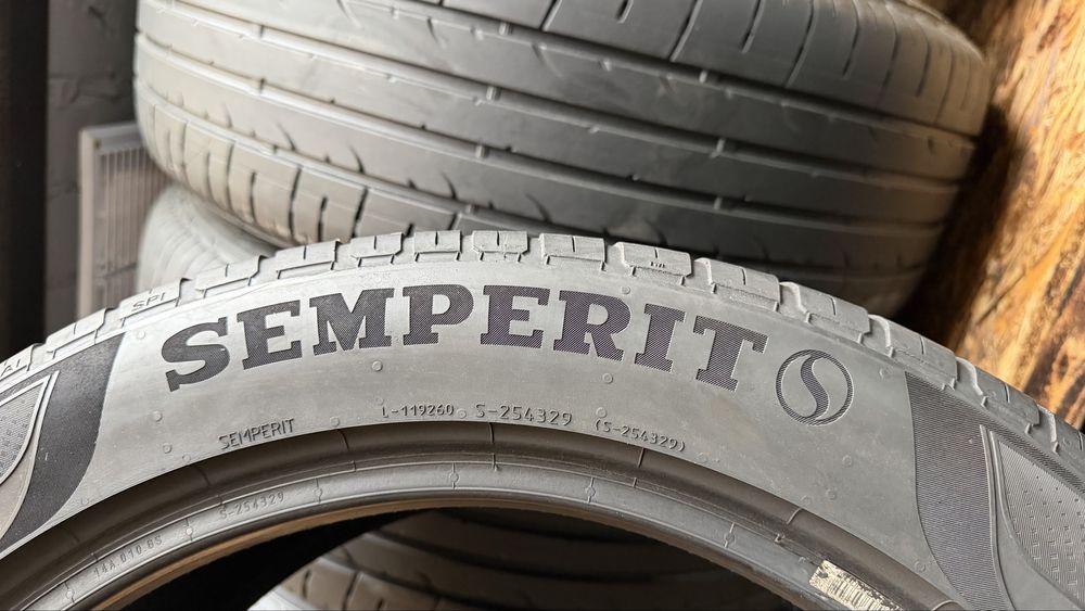245/45/18  Шини літні Semperit life 3