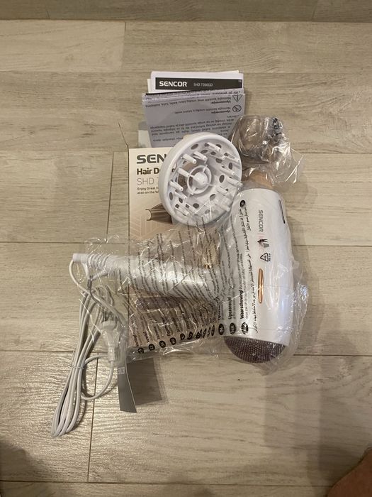 Suszarka do włosów Sencor SHD 7200GD jonizacja 2000W