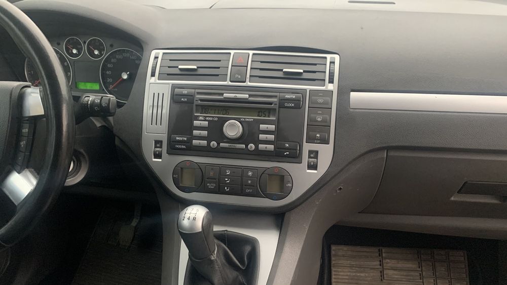 Продам машину форд