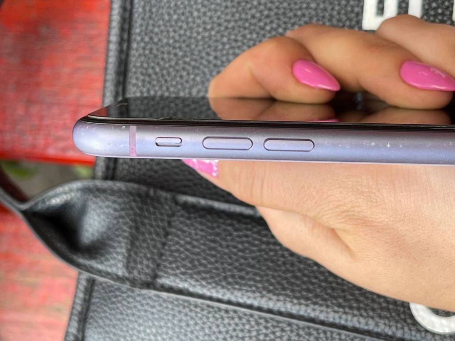 Продам iPhone 11 purple