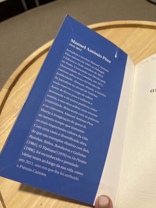 Livro “O Pássaro da Cabeça e mais versos para crianças”