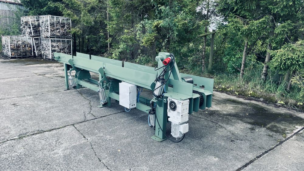 Podajnik centrujacy do wielopily  centrownik