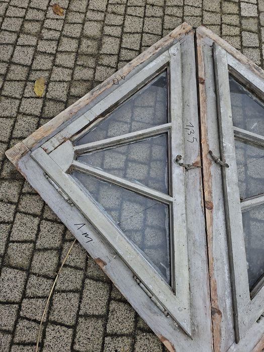 Stare okna  strychowe