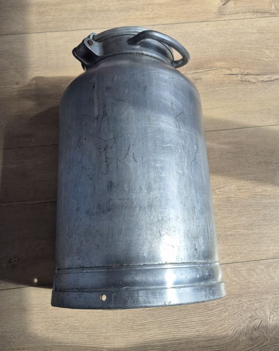 Алюмінієвий молочний бідон