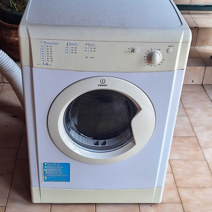 Maquina de secar roupa Indesit