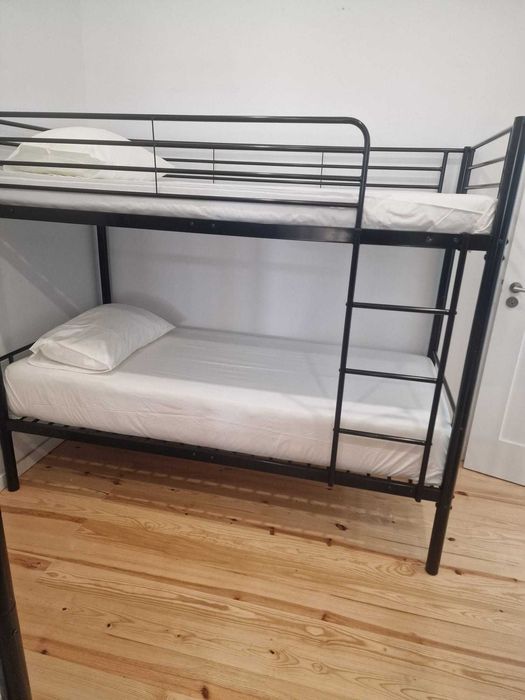 Quartos compartilhado em Odivelas, centro, próximo ao metro.