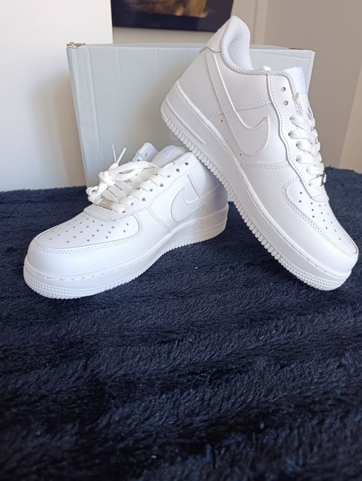 Nike Air Force 1 White – Rozmiar 42 / Stan Nowy
