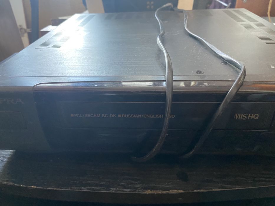 Видеомагнитофон    б /у