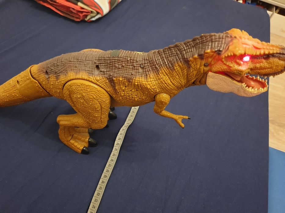 dinozaur ryczący 56 cm