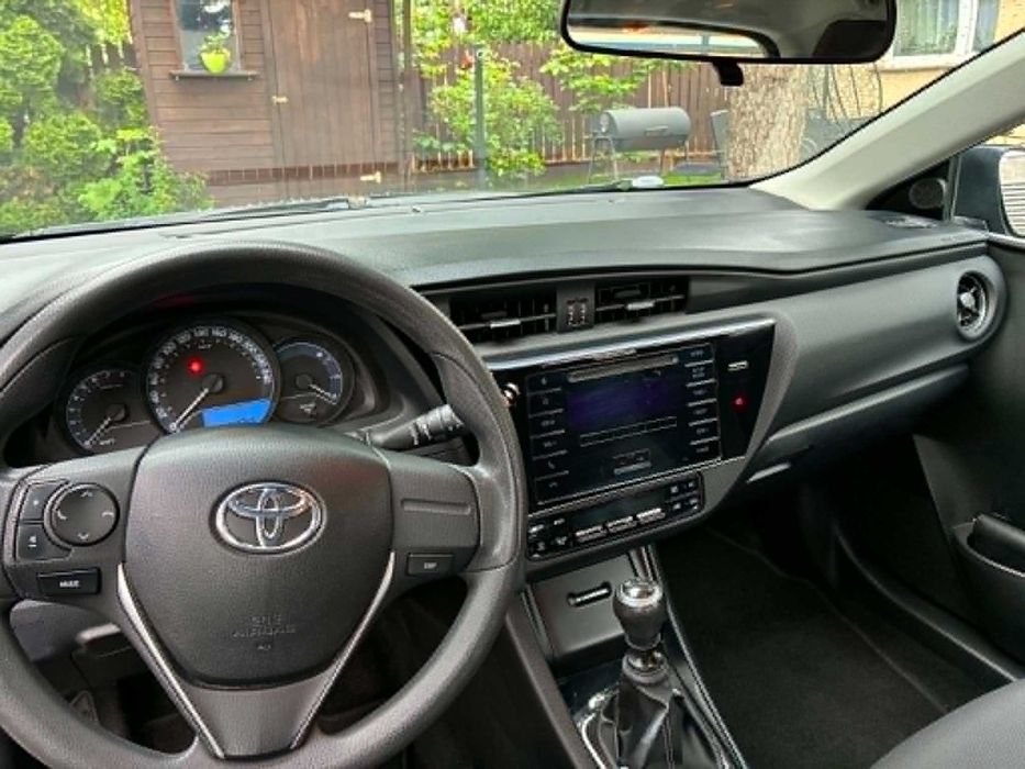 Samochód Toyota Auris