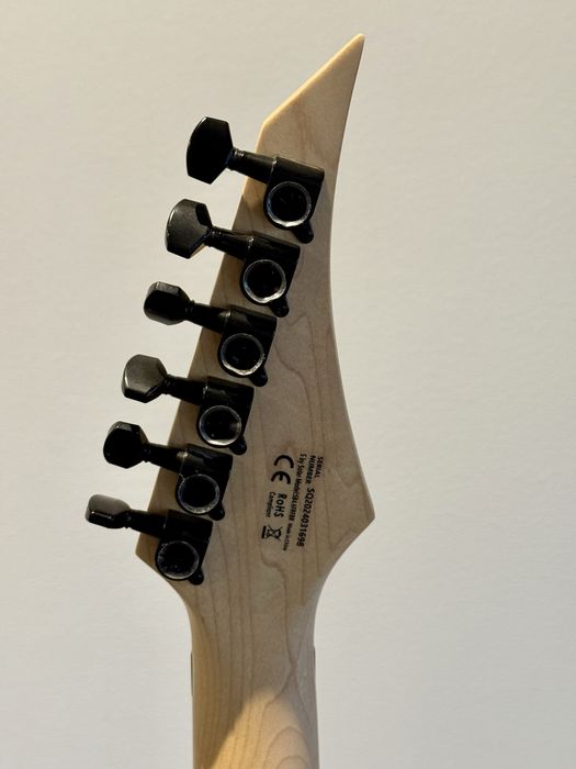 Продам електрогітару Solar