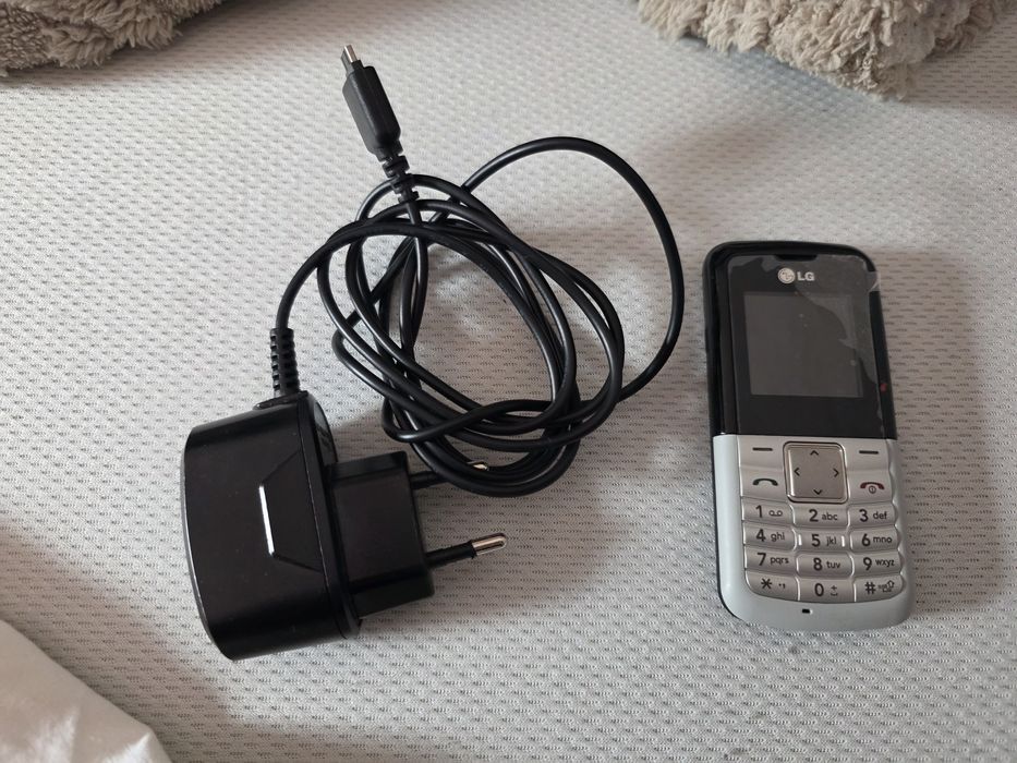 Телефон LG 1080К