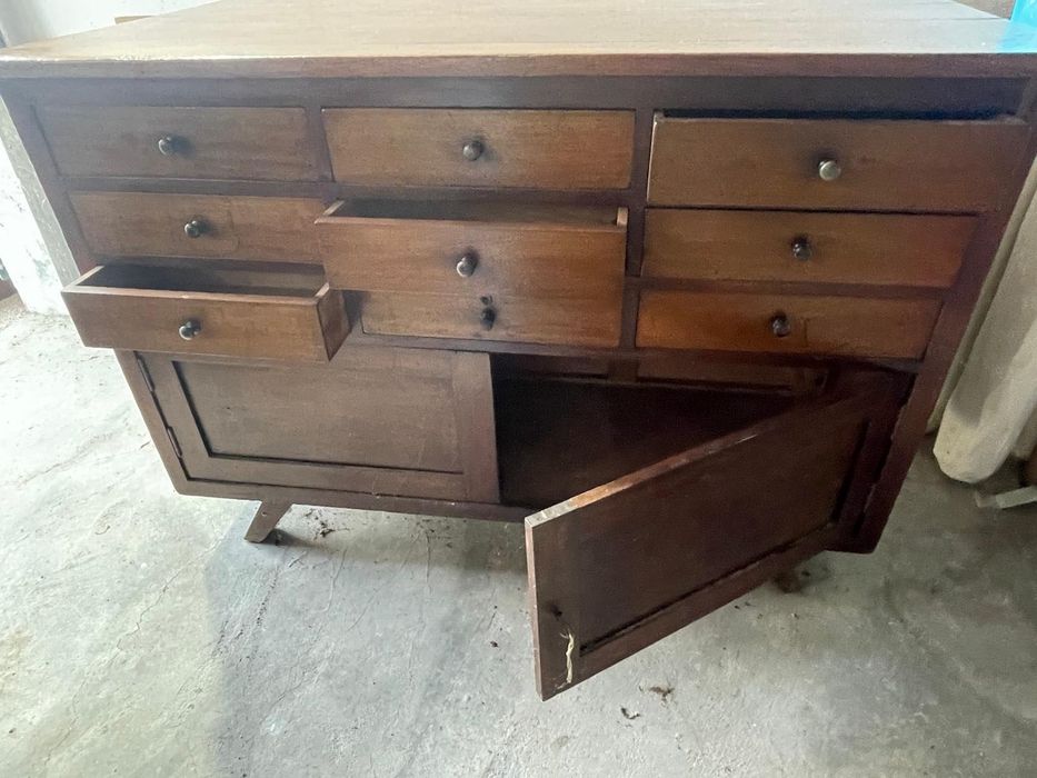 Balcão antigo de loja