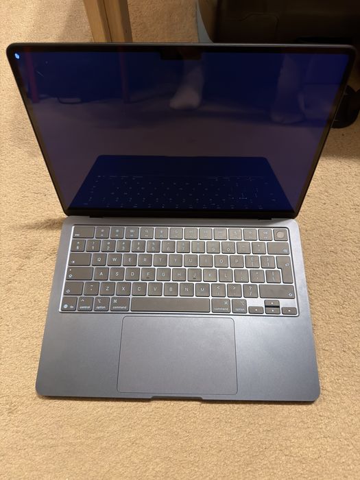 Macbook Air 13 M4 stan idealny