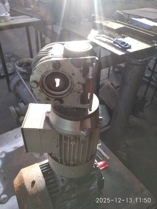 Редуктор мотор 140 оборотов в минуту